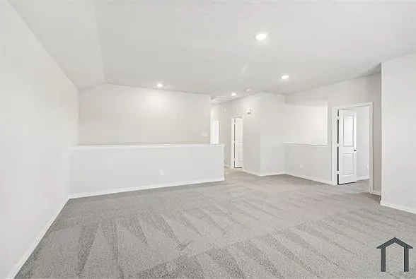 701 Easthill Dr — Photo 16
