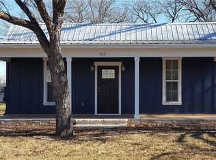 615 N Avenue I, Clifton, TX 76634