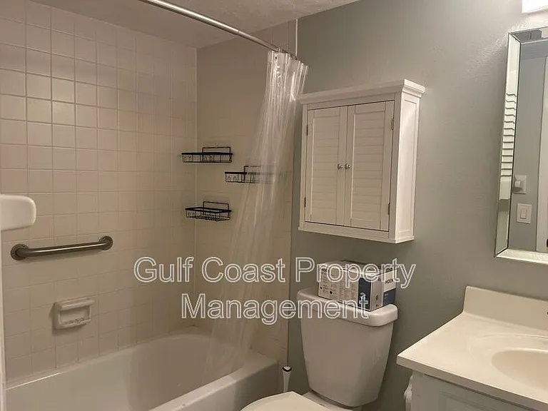 2124 N Tamiami Trl #102 — Photo 11