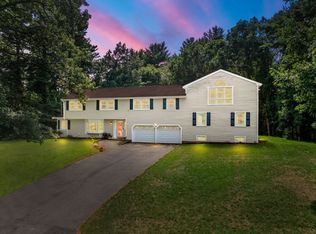 2 Yardley Rd, Andover, MA 01810