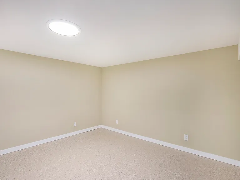 8207 Webster Ave #7 — Photo 30
