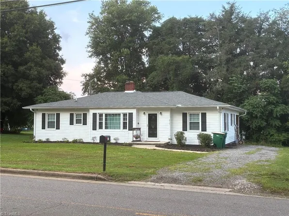 417 S Main St, Dobson, NC 27017