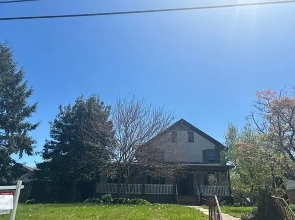 324 N 8th Ave, Manville, NJ 08835
