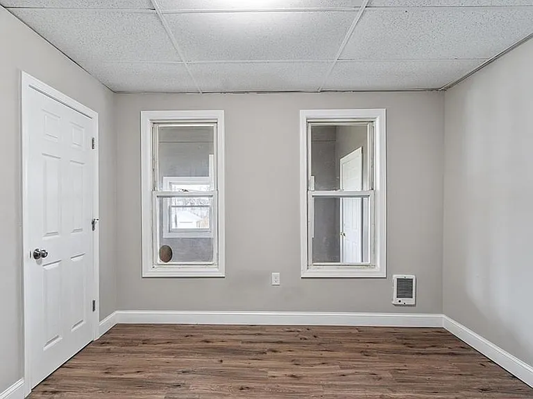 92 Maple St #2 — Photo 4