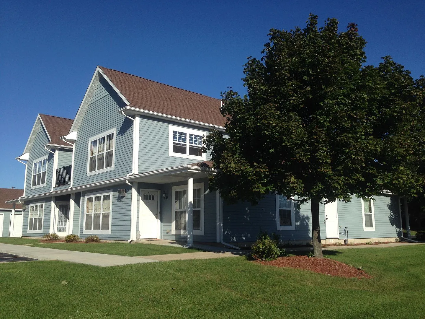 Jamestown Apartments Townhomes — Photo 2