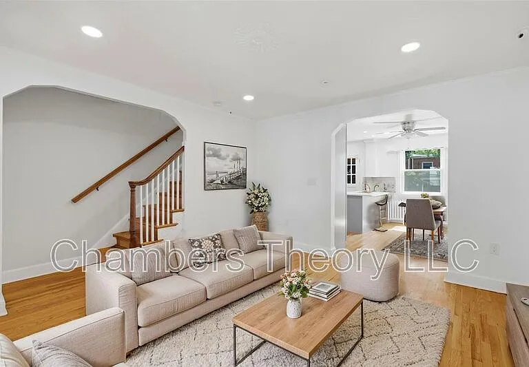 2230 Observatory Pl NW — Photo 3
