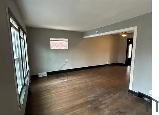5758 Beaconsfield St — Photo 3
