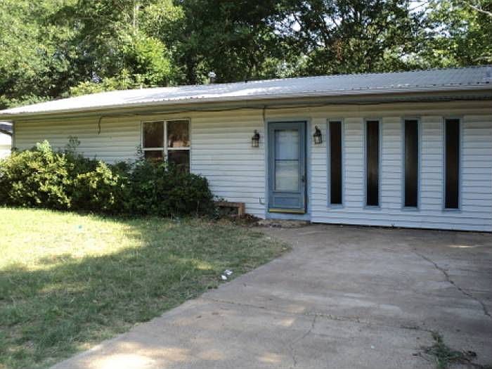 1st image of 510 E Bell Ave