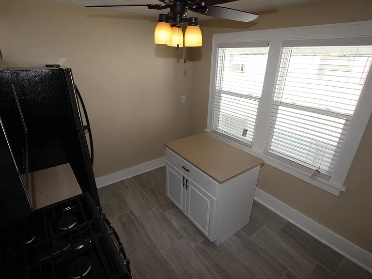 4816 Burt St #1/2-2 — Photo 21