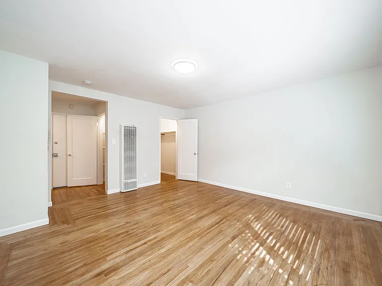 2900 14th Ave — Photo 3