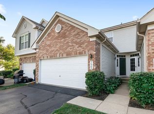 725 Stuarts Dr, Saint Charles, IL 60174