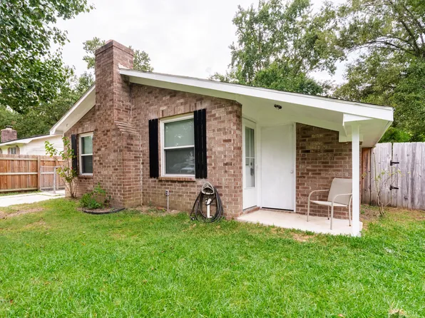 67 Tanbark Ct, Goose Creek, SC 29445