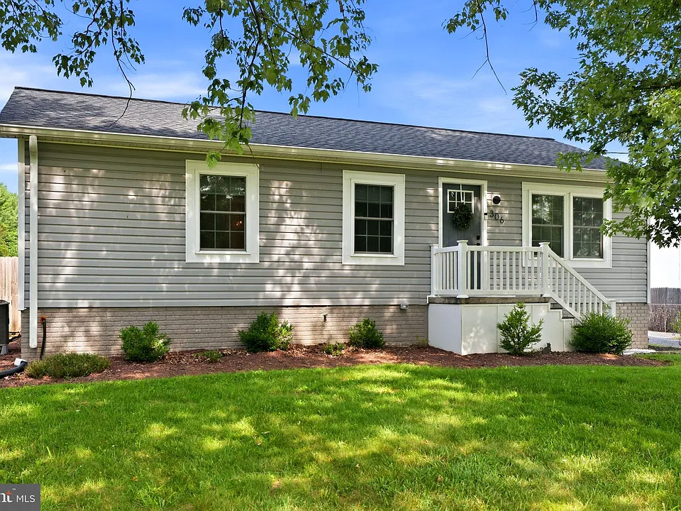 306 Fegan Rd