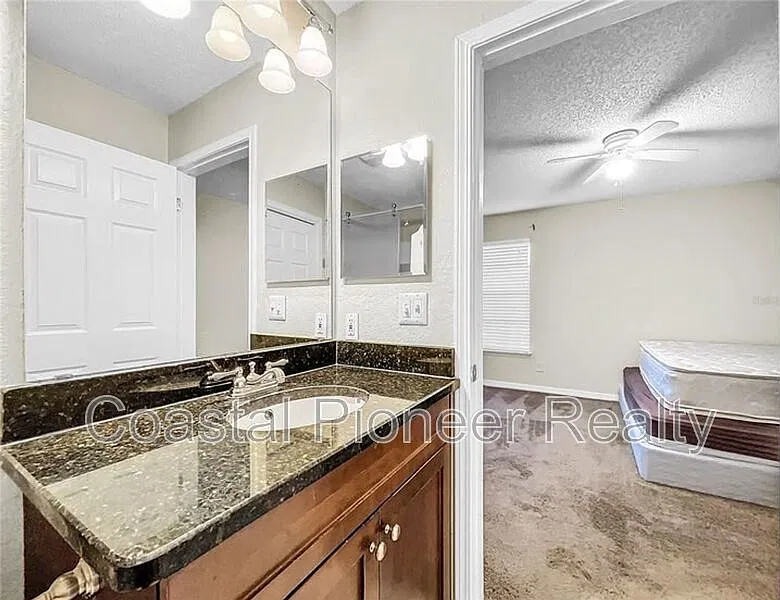 2 bed, 2.0 bath, 848 sqft, $1,700 — Photo 4