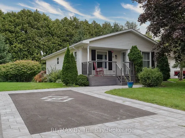11 Indiana Ave, Wasaga Beach, ON L9Z 3A8
