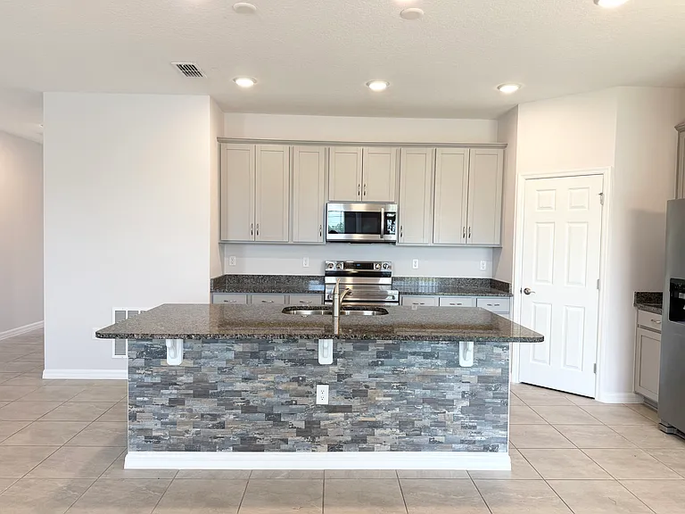 1271 Grassland Ave — Photo 6