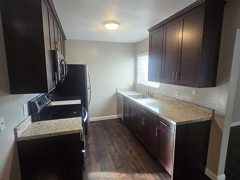 520 Van Buren Avenue — Photo 126