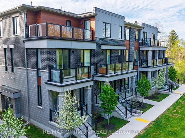 50 Knotsberry Cir #32, Brampton, ON L6Y 6G1