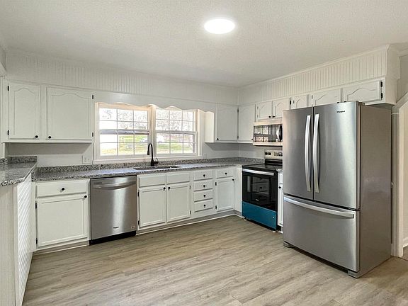 3rd image of 230 Doty Rd