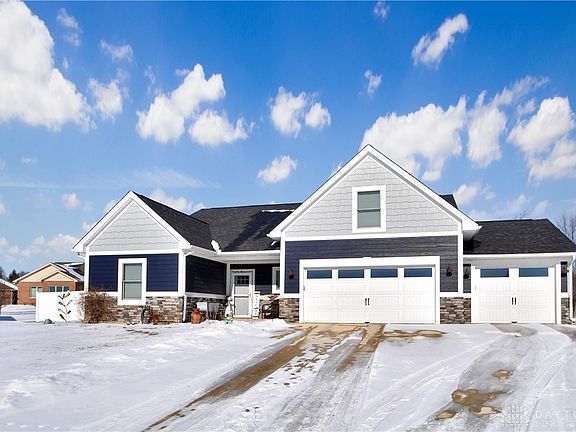 2nd image of 102 Greenhaven Dr