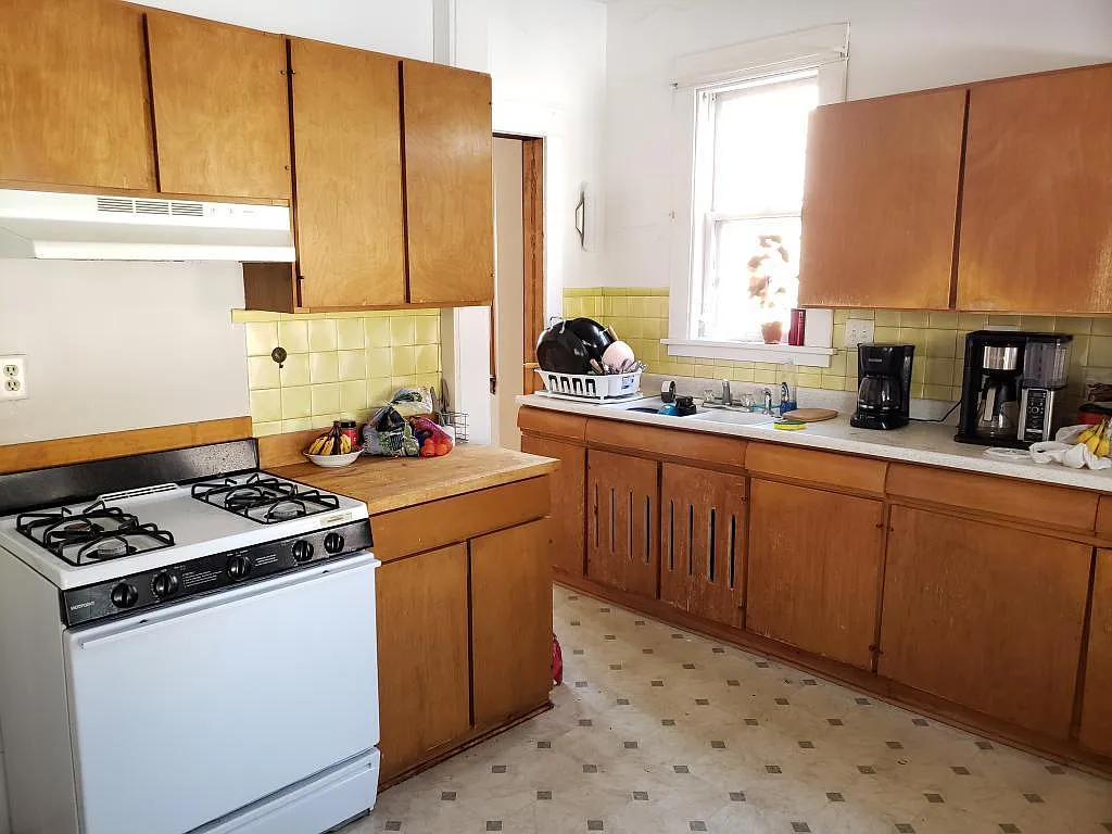 6 bed, $3,000 — Photo 4