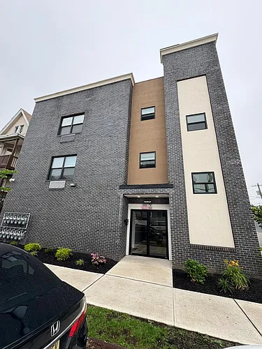 273 Governor St Photo 1