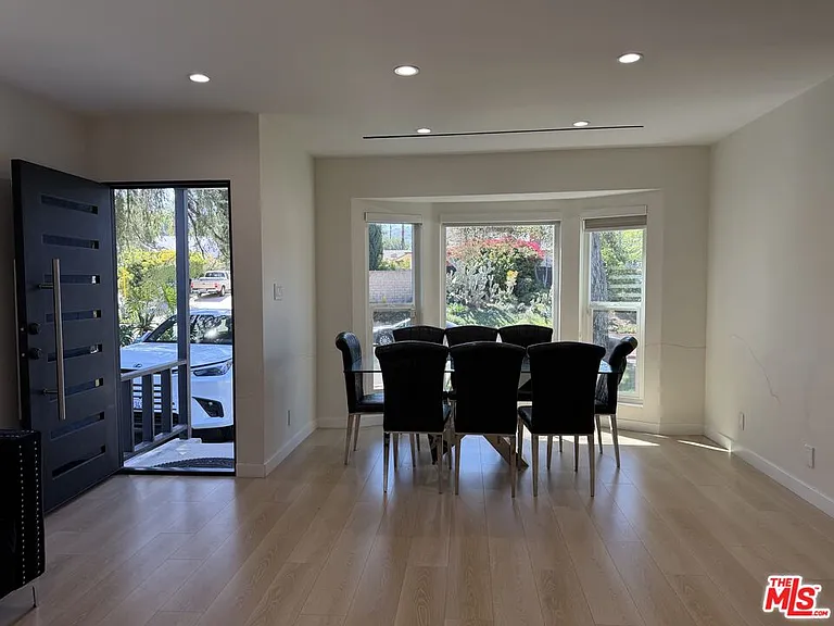 8561 Kyle St — Photo 8