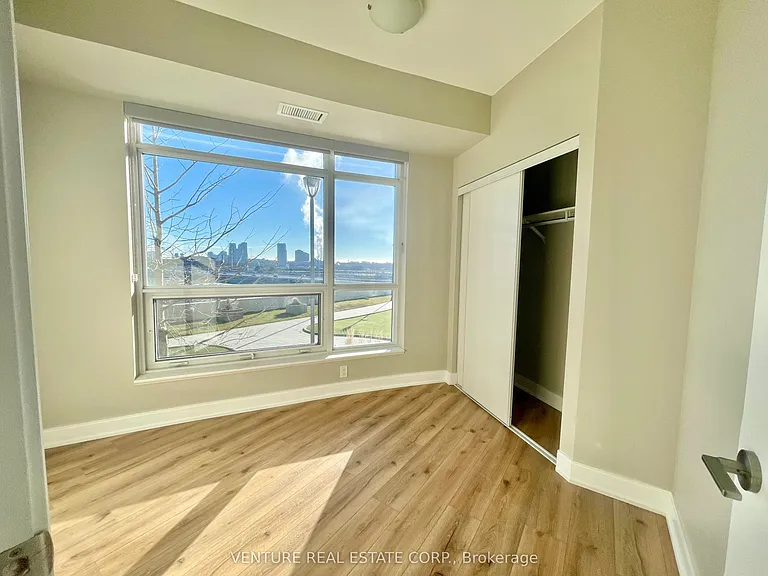 135 Village Green Sq #617 — Photo 14