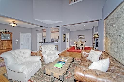 3rd image of 444 Park Ave