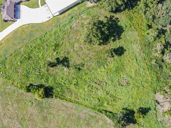 5610 Arrowhead Point Dr, Baytown, TX 77523