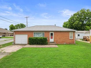 8 W 9th St, Grove, OK 74344