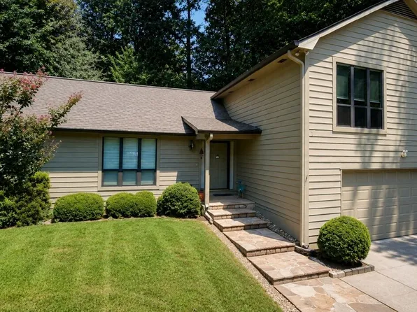 370 Soft Pine Trl, Roswell, GA 30076