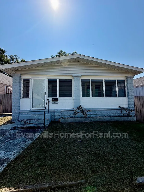 2 bed, 1.0 bath, $1,350 — Photo 2
