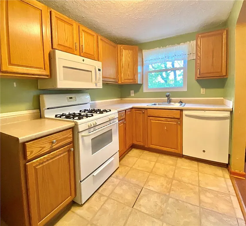 2 bed, 950 sqft, $1,500 — Photo 3