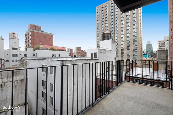 Sold by Sotheby's International Realty | media 8
