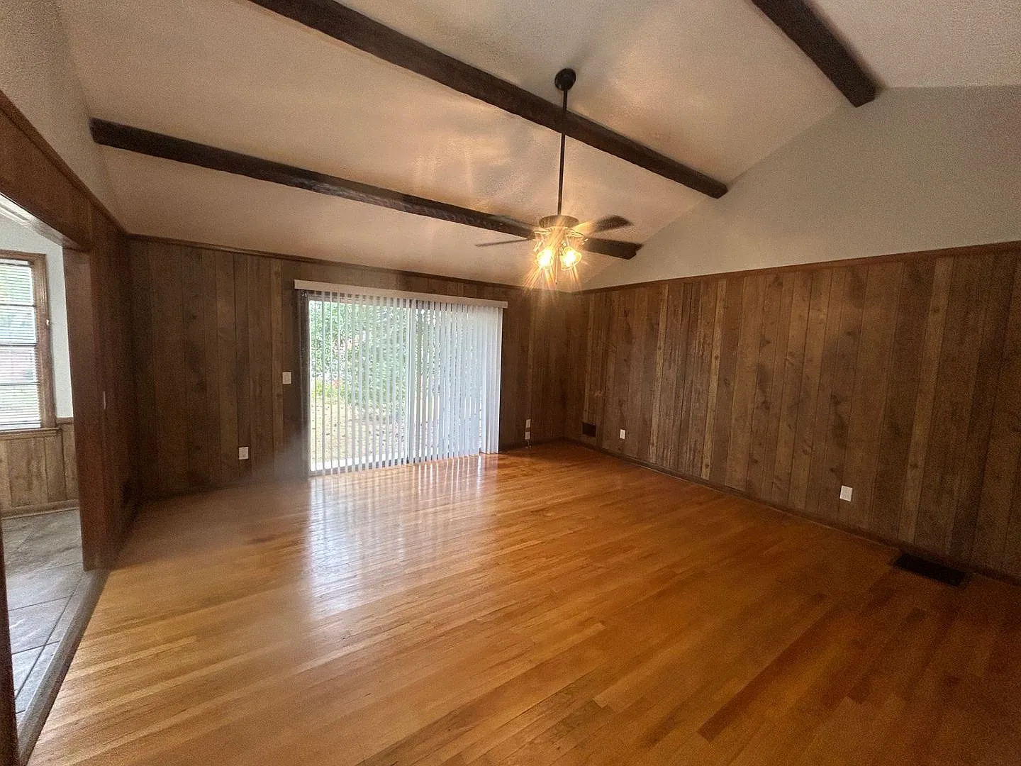 Southeast Columbia. Nice Single Family Home. $200 Off First Month's Rent Move In Special — Photo 2