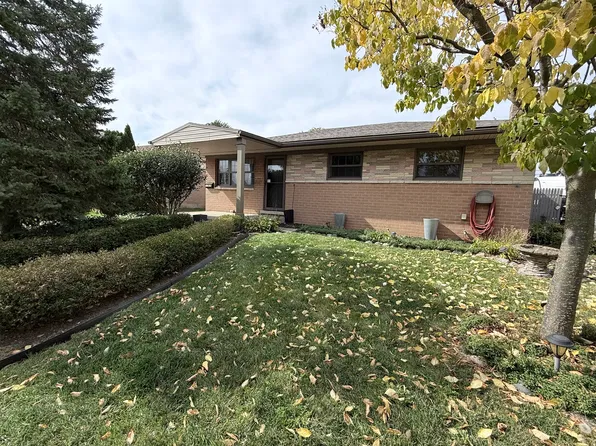 15959 Dugan St, Roseville, MI 48066