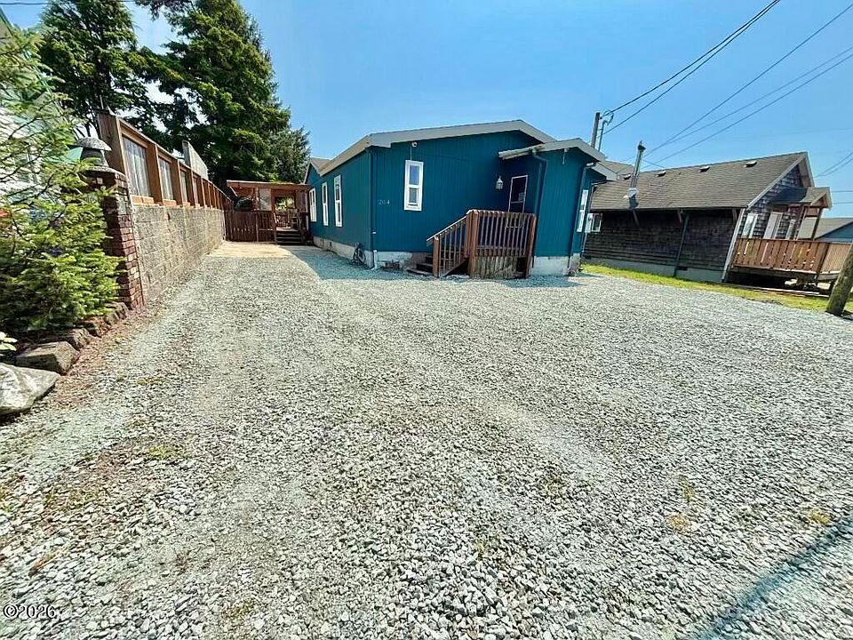 1st image of 204 3rd St