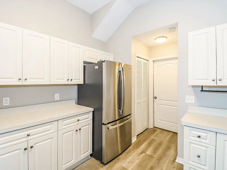 213 Park Ave — Photo 6