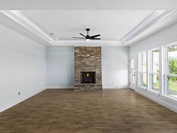 4th image of 1013 Magnolia Ct