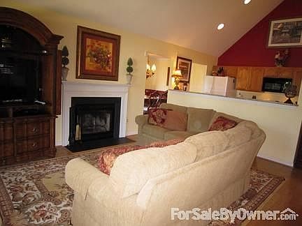 2nd image of 168 Chelsea Dr