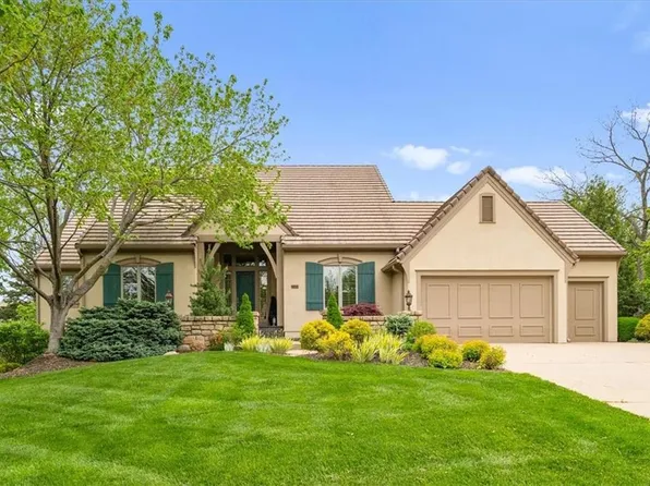 2100 W 115th St, Leawood, KS 66211