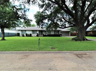 11053 Lawnhaven Rd, Dallas, TX 75230