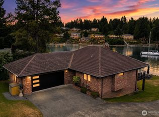 3510 E Bay Dr NW, Gig Harbor, WA 98335