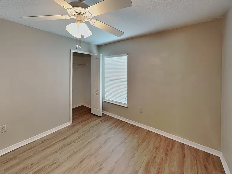 1043 Bethpage Rd — Photo 6