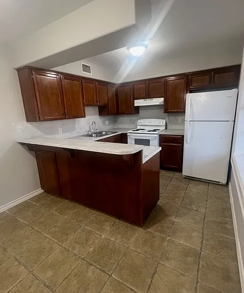 1620 W Kuhn St #6 — Photo 2