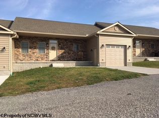 11 Casual St, Buckhannon, WV 26201