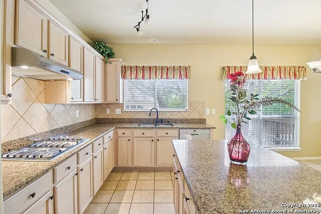 606 Mesa Ln — Photo 19