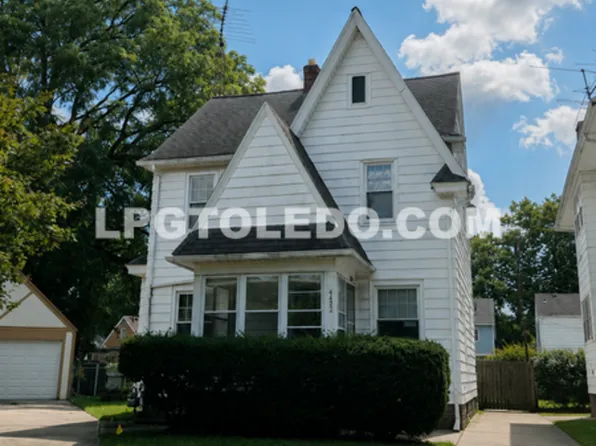 4452 Pennfield Rd, Toledo, OH 43612