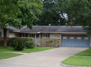 9781 Westview Dr, Houston, TX 77055